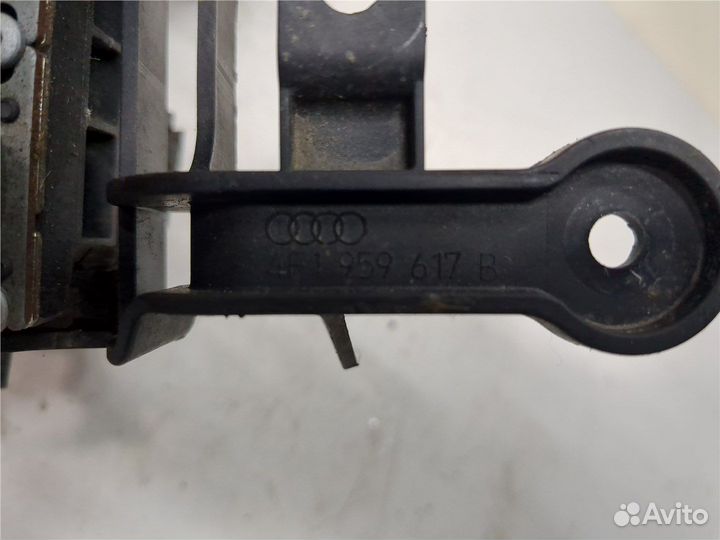 Насос водяной Audi A6 (C6), 2008