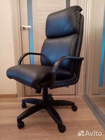 Компьютерное кресло