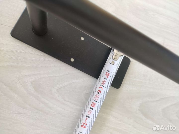 Штанга для бумажных полотенец в рулоне