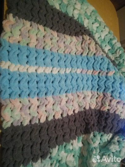 Пушистый плед ручной работы