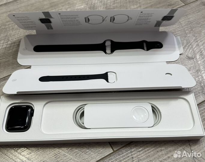 Apple watch se 40 мм space gray