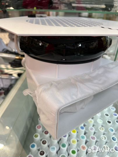 Пылесос для маникюра встроенный