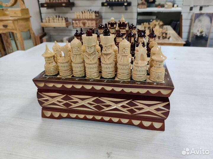 Шахматы резные воины