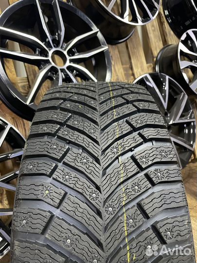 Michelin X-Ice North 4 295/30 R20 101H