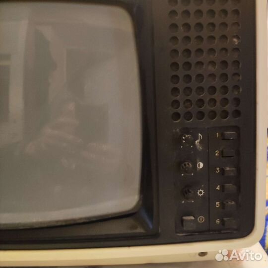 Телевизор юность 406