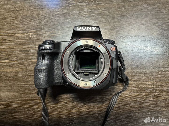 Зеркальный фотоаппарат sony SLT-A37