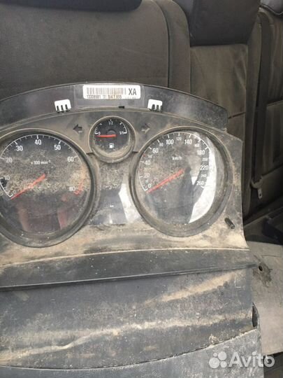 Приборная панель Zafira B спидометр пробег 50 тыс