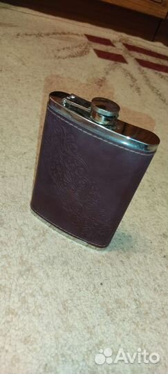 Фляга и рюмка