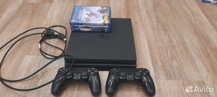 Sony PlayStation 4 (PS4)slim