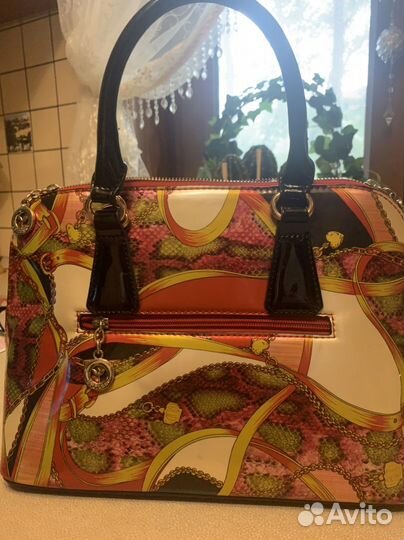 Сумка лаковая