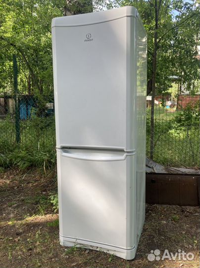 Холодильник Indesit