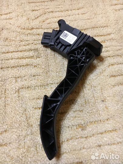 Skoda Octavia А7 педаль газа