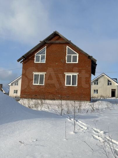 Дом 180 м² на участке 11 сот.