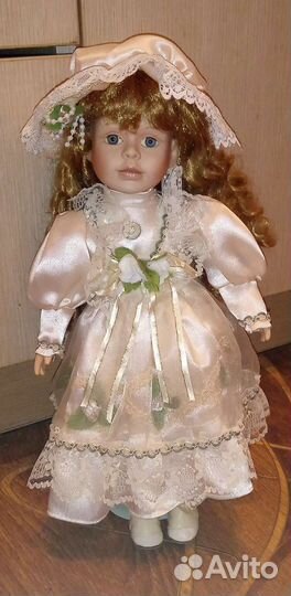 Кукла фарфоровая коллекционная