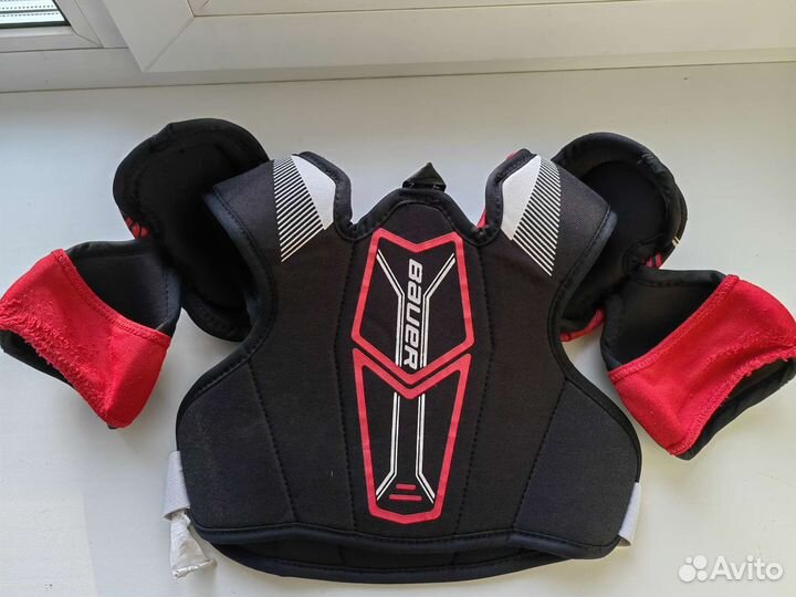 Нагрудник хоккейный bauer