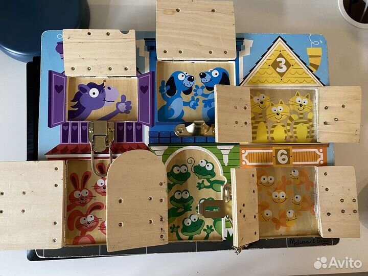 Бизиборд доска с замочками Melissa & Doug