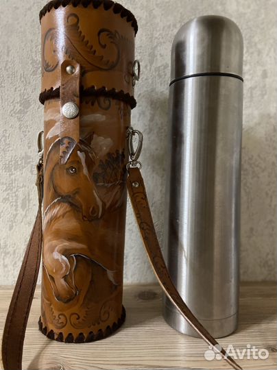 Термос с кожаным чехлом новый
