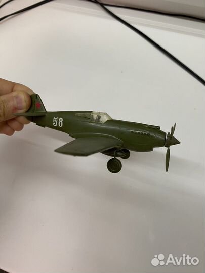 Модель самолета P-40