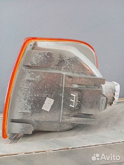 Указатель поворота перед пр. audi 100 084411506RF