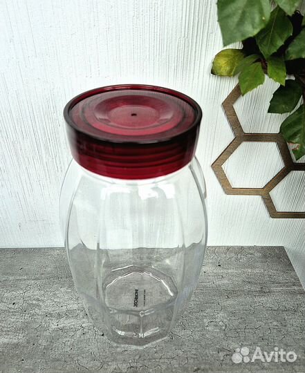 Стеклянная большая банка 
