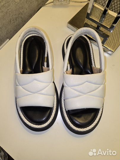 Босоножки женские