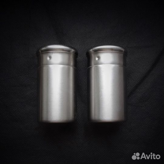 Солонка и перечница из стали