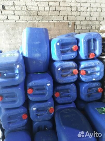 Канистры пластиковые б/у.крышки