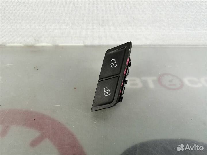 Кнопка центрального замка VW Teramont 2018