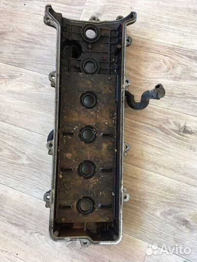 Крышка клапанная Toyota Mark 2 GX100