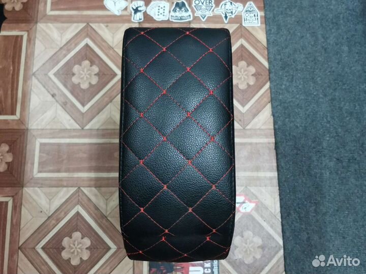 Подлокотник в авто