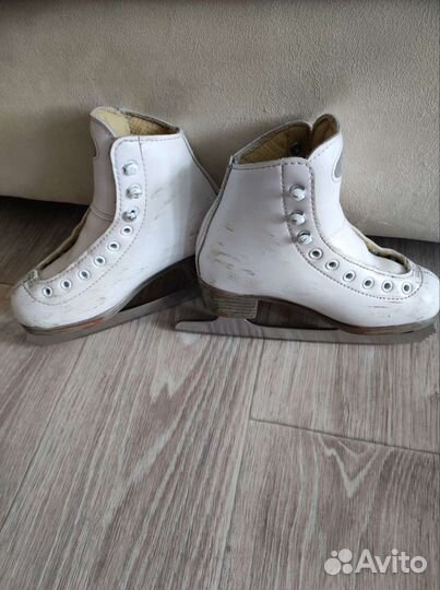 Фигурные коньки riedell