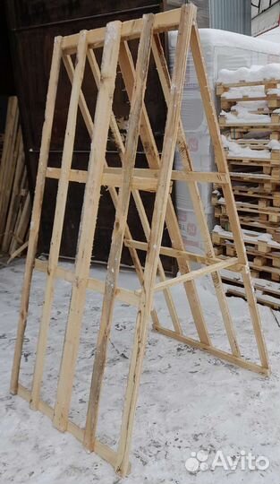 Пирамиды садовые для защиты деревьев