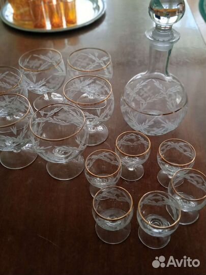Графины, стаканы, самовар стекло