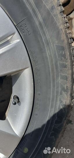 Bridgestone Blizzak VRX 225/60 R17 99S