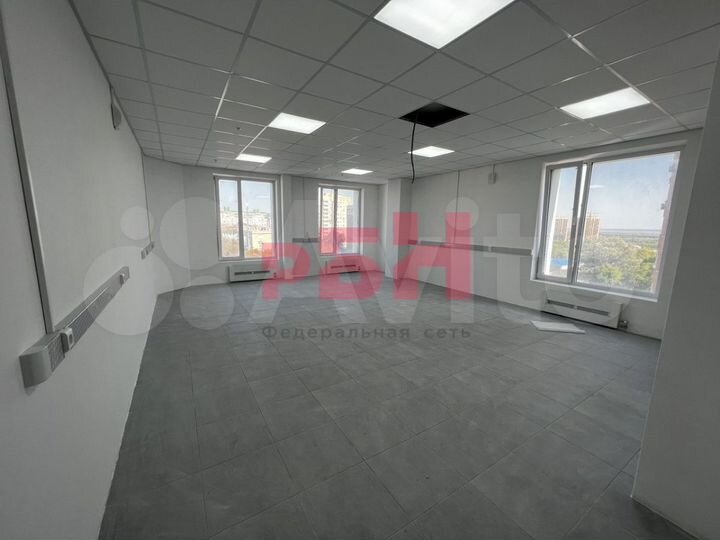 Офис под ключ с парковкой 35 кв.м в новом бц