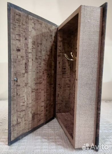 Ключница настенная