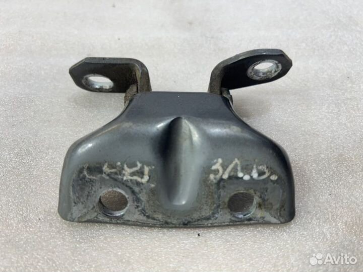 Петля двери задняя левая Kia Ceed универсал G4FC