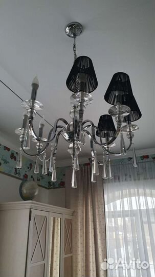 Люстра потолочная, на 8 лампочек