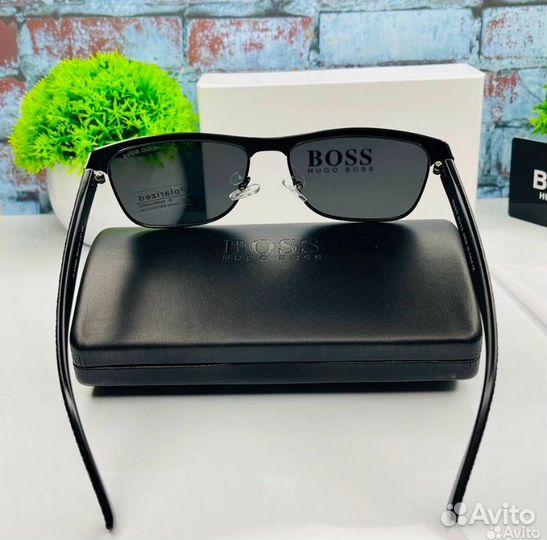 Солнцезащитные очки hugo boss