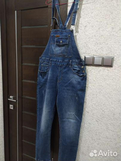 Джинсовый комбинезон