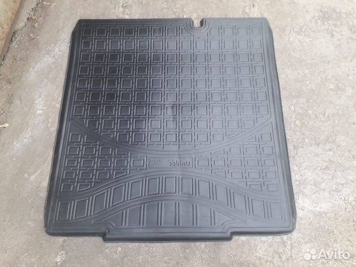 Оригинальный коврик в багажник Vesta SW, Cross