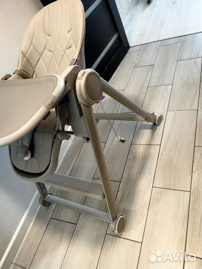 Стульчик для кормления Happy Baby Berny Lux