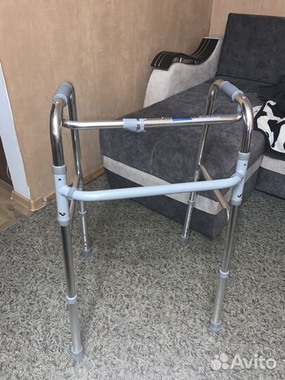 Ходунки для взрослых шагающие