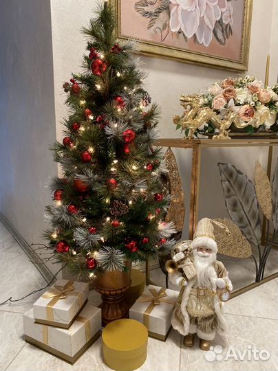 Елка дизайнерская с игрушками в кашпо