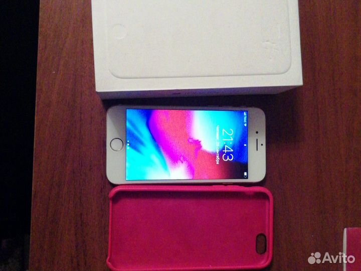 Телефон iPhone 6