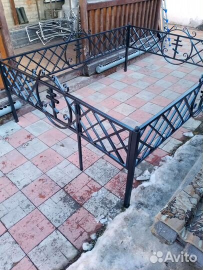 Могильная оградка