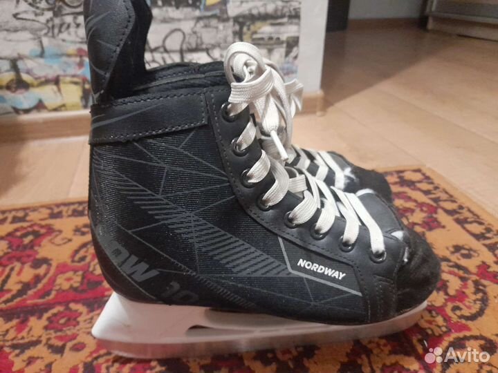 Коньки хоккейные