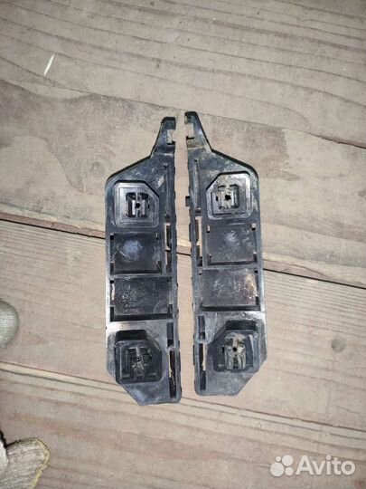 Крепление переднего бампера Honda jazz/fit