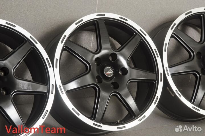 Лот UP29080098 Фирменные 18-е диски ABE shokai LA