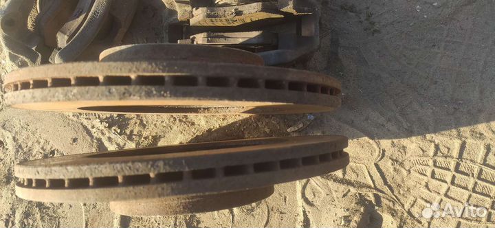 Тормозные диски Фольксваген Пассат Б5